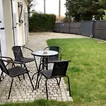 D'hotes La Maximinoise Parking Prive A 5mn De Chantilly Et A Proximite De Senlis Et Autoroute A1,parc Asterix, Pierrefonds, Compiegne, Aeroport Roissy Charles De Gaulle Saint-Leu-d'Esserent