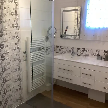 לינה וארוחת בוקר D'hotes La Maximinoise Parking Prive A 5mn De Chantilly Et A Proximite De Senlis Et Autoroute A1,parc Asterix, Pierrefonds, Compiegne, Aeroport Roissy Charles De Gaulle