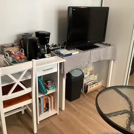 D'hotes La Maximinoise A 5mn De Chantilly Et A Proximite De Senlis, Parc Asterix, Pierrefonds, Compiegne, Aeroport Roissy Charles De Gaulle Bed & Breakfast Saint-Leu-d'Esserent