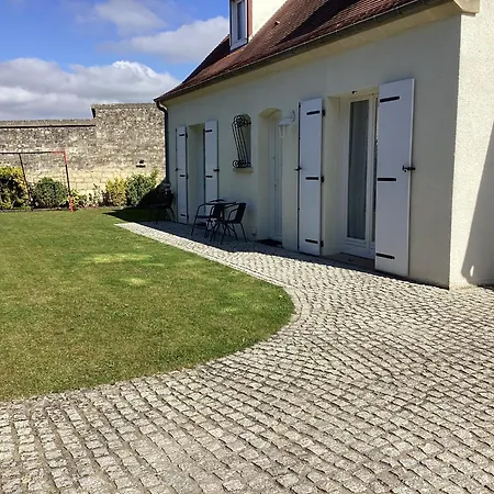 D'hotes La Maximinoise A 5mn De Chantilly Et A Proximite De Senlis, Parc Asterix, Pierrefonds, Compiegne, Aeroport Roissy Charles De Gaulle Bed & Breakfast *
