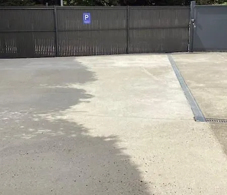 D'hotes La Maximinoise Parking Prive A 5mn De Chantilly Et A Proximite De Senlis Et Autoroute A1,parc Asterix, Pierrefonds, Compiegne, Aeroport Roissy Charles De Gaulle Saint-Leu-dʼEsserent