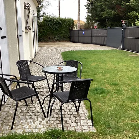 30m2 La Maximinoise Parking Prive, Wifi, Espace De Travail, Petit Dejeuner Inclus A 5mn De Chantilly Et A Proximite De Senlis Et Autoroute A1,parc Asterix, Pierrefonds, Compiegne, Aeroport Roissy Charles De Gaulle Saint-Leu-dʼEsserent