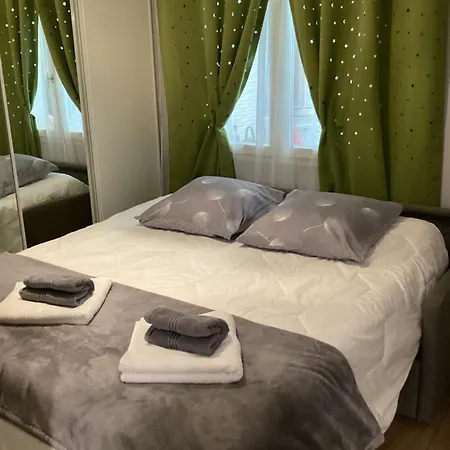 Bed & Breakfast D'hotes La Maximinoise Parking Prive A 5mn De Chantilly Et A Proximite De Senlis Et Autoroute A1,parc Asterix, Pierrefonds, Compiegne, Aeroport Roissy Charles De Gaulle Saint-Leu-dʼEsserent