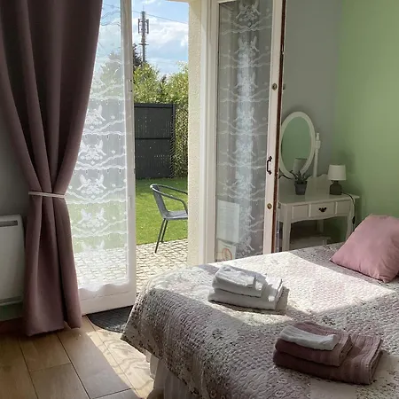 D'hotes La Maximinoise Parking Prive A 5mn De Chantilly Et A Proximite De Senlis Et Autoroute A1,parc Asterix, Pierrefonds, Compiegne, Aeroport Roissy Charles De Gaulle Bed & Breakfast Saint-Leu-dʼEsserent